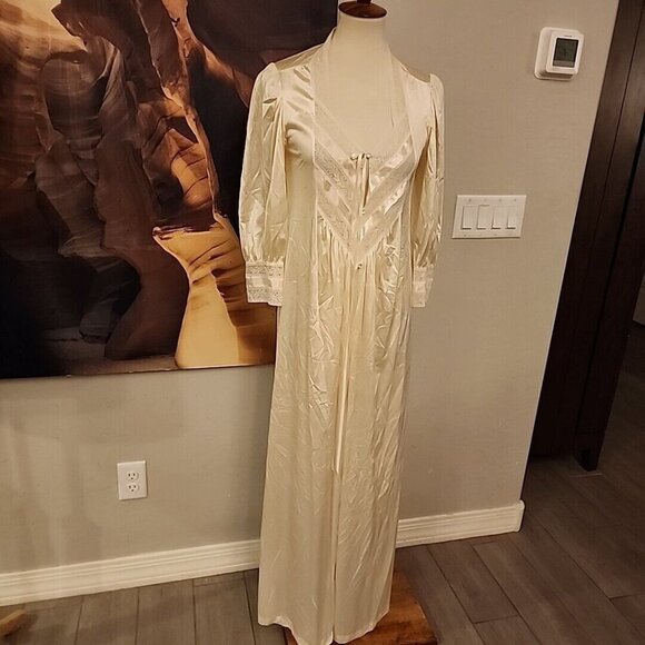 flair | Intimates & Sleepwear | Vintage Flair Victorian Robe 96s Ivory ...